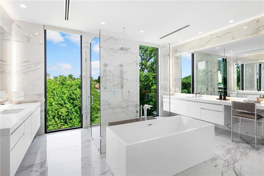 Stunning Master Bath