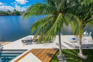 2401 Solar Plaza Drive, Fort Lauderdale, FL 33301