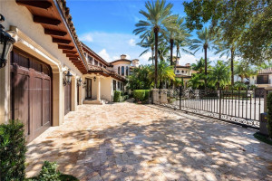 2900 NE 37th Street, Fort Lauderdale, FL 33308