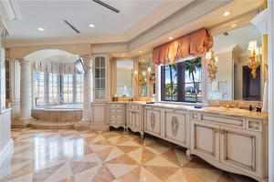 2900 NE 37th Street, Fort Lauderdale, FL 33308