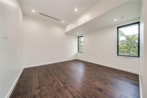 31 Fiesta Way, Fort Lauderdale, FL 33301