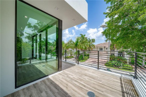 31 Fiesta Way, Fort Lauderdale, FL 33301