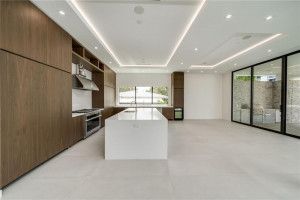 31 Fiesta Way, Fort Lauderdale, FL 33301