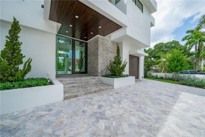 31 Fiesta Way, Fort Lauderdale, FL 33301