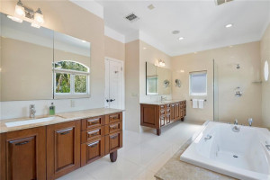 629 Idlewyld Drive, Fort Lauderdale, FL 33301