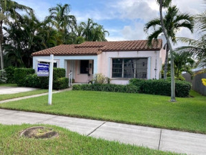 Photo for 1024 Tyler Street, Hollywood, FL 33019 - listing #FX-10300394 1024 Tyler Street, Hollywood, FL 33019