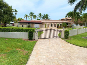 2201 SE 8th Street, Pompano Beach, FL 33062