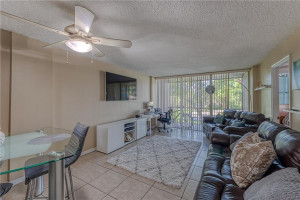 121 Royal Park Drive, 2H, Oakland Park, FL 33309