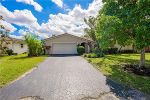 8880 NW 20th Mnr, Coral Springs, FL 33071