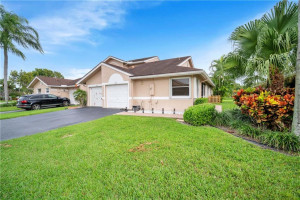 Photo for 5078 W Lakes Drive, 5078, Deerfield Beach, FL 33442 - listing #FX-10306960 5078 W Lakes Drive, 5078, Deerfield Beach, FL 33442
