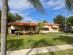 6511 S Hayes Street, Hollywood, FL 33024