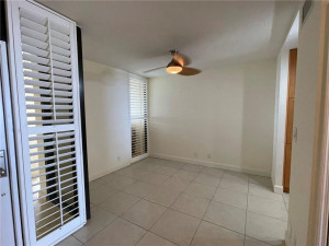 BONUS ROOM: Den/Office adjacent to Front Entry BONUS ROOM: Den/Office adjacent to Front Entry