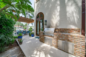 2530 Laguna Drive, Fort Lauderdale, FL 33316