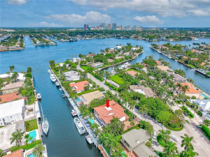 2530 Laguna Drive, Fort Lauderdale, FL 33316