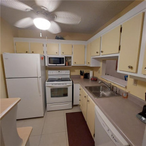 4701 NW 34th Street, T-609, Lauderdale Lakes, FL 33319