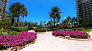 CONDO HAS IT'S OWN LANDSCAPE EMPLOYEES = BEAUTIFUL GARDEN ALL ALONG THE YEAR CONDO HAS IT'S OWN LANDSCAPE EMPLOYEES = BEAUTIFUL GARDEN ALL ALONG THE YEAR