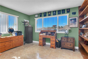 Level 2 bedroom on the same level as the main living area. Level 2 bedroom on the same level as the main living area.