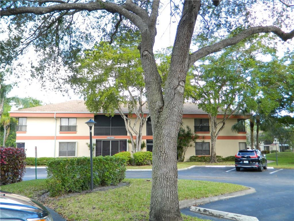 Photo for 4135 Carambola Circle, 2133, Coconut Creek, FL 33066 - Listing #FX-10311611 4135 Carambola Circle, 2133, Coconut Creek, FL 33066