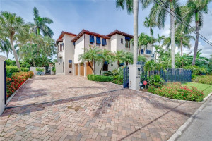 2530 Laguna Drive, Fort Lauderdale, FL 33316