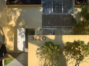 3740 SW 60th Terrace, 20, Davie, FL 33325