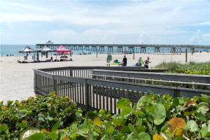 Photo for 135 SE 19th Avenue, Deerfield Beach, FL 33441 - Listing #FX-10277939 135 SE 19th Avenue, Deerfield Beach, FL 33441
