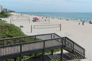 Photo for 135 SE 19th Avenue, Deerfield Beach, FL 33441 - Listing #FX-10277939 135 SE 19th Avenue, Deerfield Beach, FL 33441