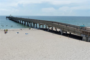 Photo for 135 SE 19th Avenue, Deerfield Beach, FL 33441 - Listing #FX-10277939 135 SE 19th Avenue, Deerfield Beach, FL 33441
