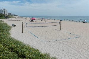 Photo for 135 SE 19th Avenue, Deerfield Beach, FL 33441 - Listing #FX-10277939 135 SE 19th Avenue, Deerfield Beach, FL 33441