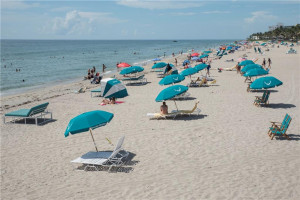 Photo for 135 SE 19th Avenue, Deerfield Beach, FL 33441 - Listing #FX-10277939 135 SE 19th Avenue, Deerfield Beach, FL 33441