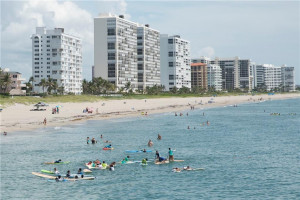 Photo for 135 SE 19th Avenue, Deerfield Beach, FL 33441 - Listing #FX-10277939 135 SE 19th Avenue, Deerfield Beach, FL 33441