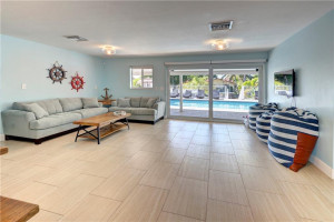 Photo for 135 SE 19th Avenue, Deerfield Beach, FL 33441 - Listing #FX-10277939 135 SE 19th Avenue, Deerfield Beach, FL 33441