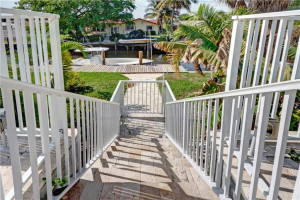 Photo for 135 SE 19th Avenue, Deerfield Beach, FL 33441 - Listing #FX-10277939 135 SE 19th Avenue, Deerfield Beach, FL 33441