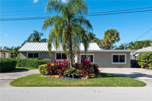 Photo for 135 SE 19th Avenue, Deerfield Beach, FL 33441 - Listing #FX-10277939 135 SE 19th Avenue, Deerfield Beach, FL 33441