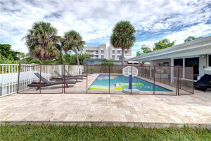 Photo for 135 SE 19th Avenue, Deerfield Beach, FL 33441 - Listing #FX-10277939 135 SE 19th Avenue, Deerfield Beach, FL 33441