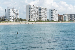 Photo for 135 SE 19th Avenue, Deerfield Beach, FL 33441 - Listing #FX-10277939 135 SE 19th Avenue, Deerfield Beach, FL 33441