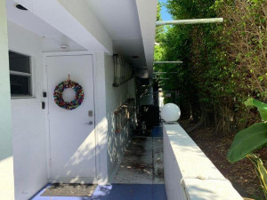 Private first floor entrance with digital lock. Private first floor entrance with digital lock.