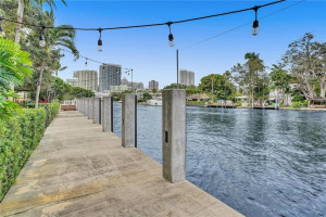 1025 N Rio Vista Boulevard, Fort Lauderdale, FL 33301