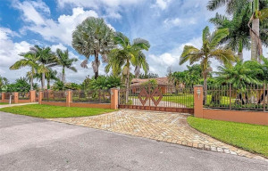 Photo for 4001 SW 139th Avenue, Miramar, FL 33027 - Listing #FX-10314209 4001 SW 139th Avenue, Miramar, FL 33027