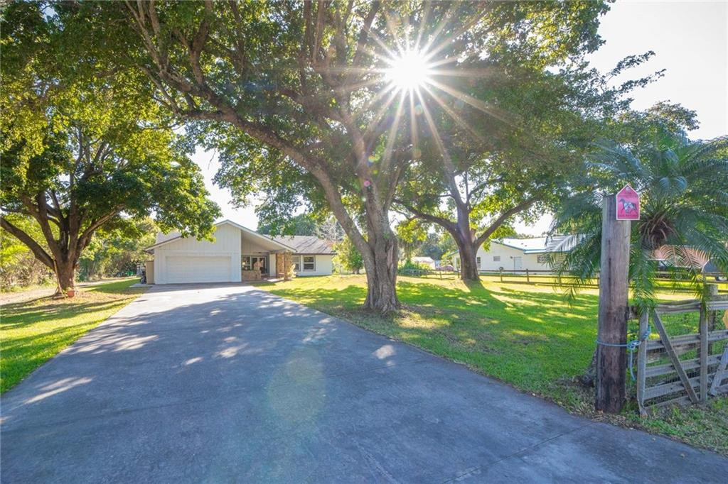14640 SW 17th Court, Davie, FL 33325 - MLS# FX-10314629