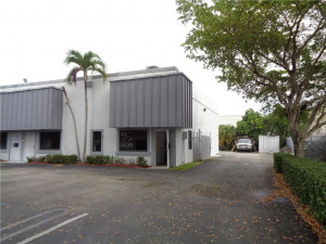 Photo for 12075 NW 40th Street, Coral Springs, FL 33065 - Listing #FX-10316747 12075 NW 40th Street, Coral Springs, FL 33065