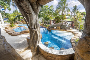 2457 NE 26th Street, Lighthouse Point, FL 33064