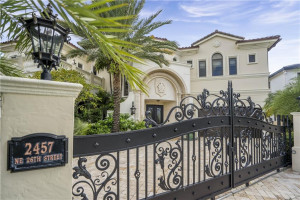 2457 NE 26th Street, Lighthouse Point, FL 33064