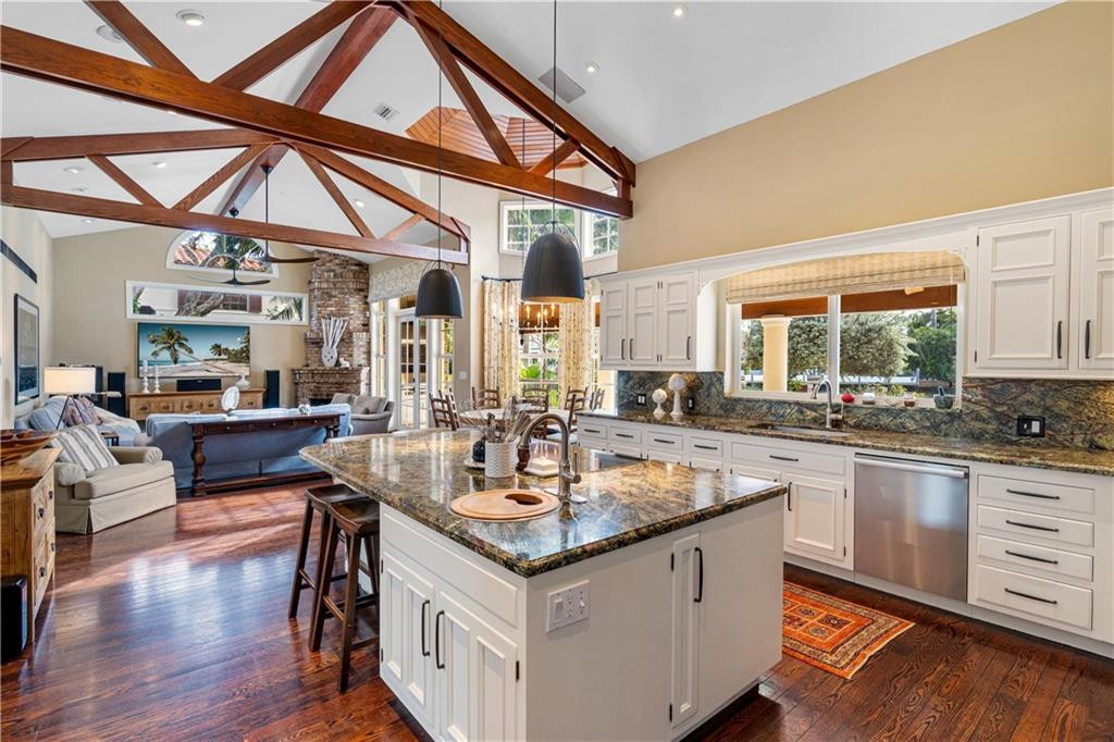 Kitchen w/Family Room