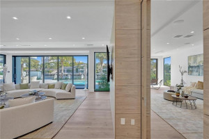 70 Isla Bahia Drive, Fort Lauderdale, FL 33316