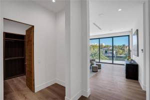 70 Isla Bahia Drive, Fort Lauderdale, FL 33316