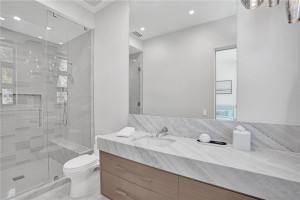 70 Isla Bahia Drive, Fort Lauderdale, FL 33316