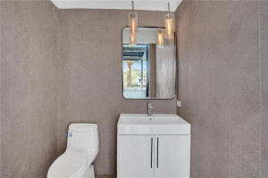 70 Isla Bahia Drive, Fort Lauderdale, FL 33316