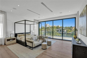 70 Isla Bahia Drive, Fort Lauderdale, FL 33316