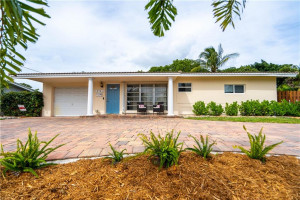 Photo for 2761 NE 53rd Court, Lighthouse Point, FL 33064 - listing #FX-10318674 2761 NE 53rd Court, Lighthouse Point, FL 33064