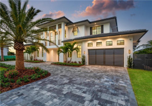 2511 NE 32nd Court, Lighthouse Point, FL 33064